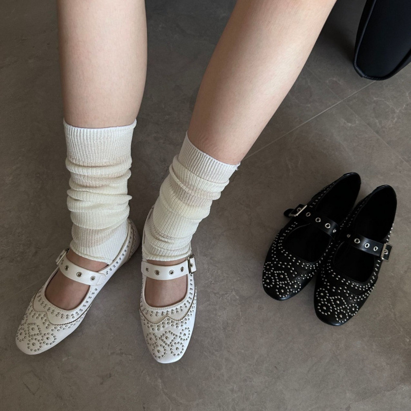 Retro Rivet Buckle Design Flat - đánh giá và giá Women Fashion Designers